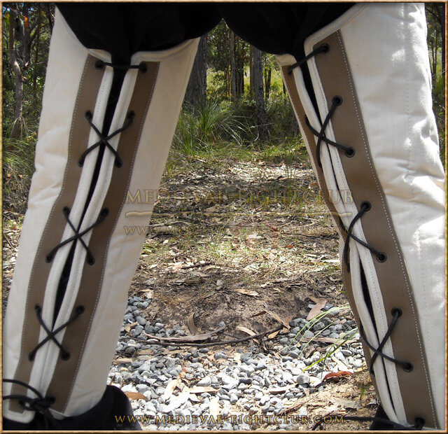 Padded Arming legs - off white